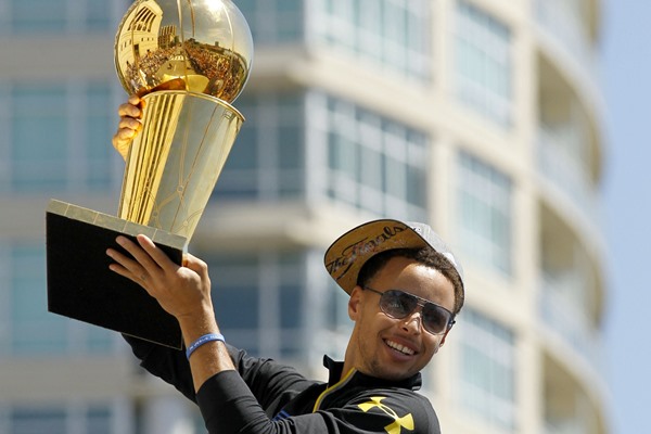 Stephen Curry Hits the Links with President Obama