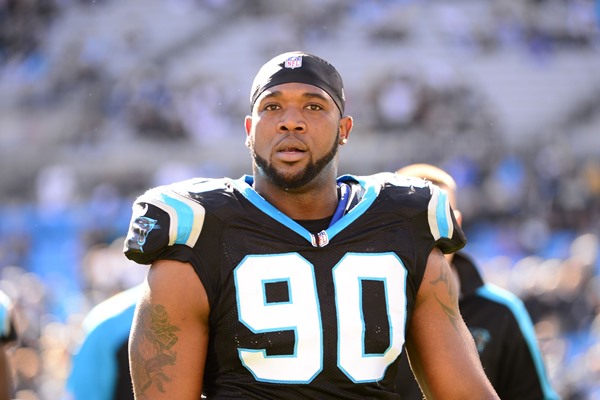 Carolina Panthers DE Frank Alexander Leaves Game with Ankle Injury