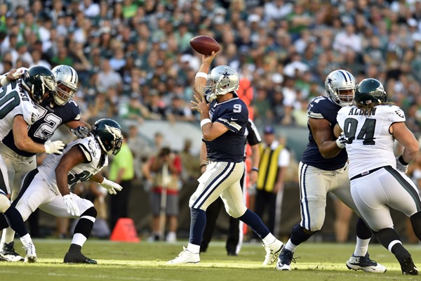 Tony Romo Suffers Fractured Collarbone