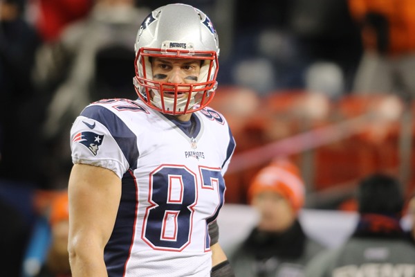 Rob Gronkowski Leaves Game on Cart After Suffering Leg Injury