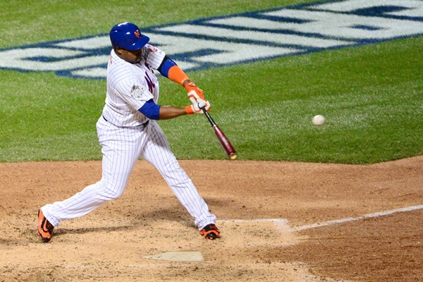 Report: Giants have talked to Juan Uribe