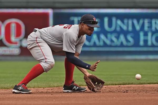 Daily Fantasy Baseball Picks: May 25, 2016