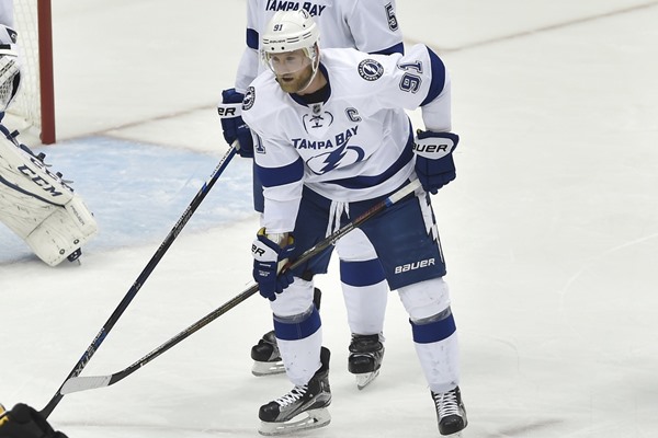 Steven Stamkos to Avoid Open Market, Resign in Tampa Bay
