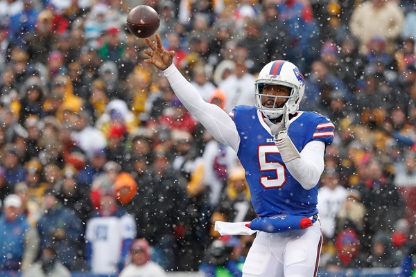 DraftKings Week 15 Recommendations: Value at Quarterback