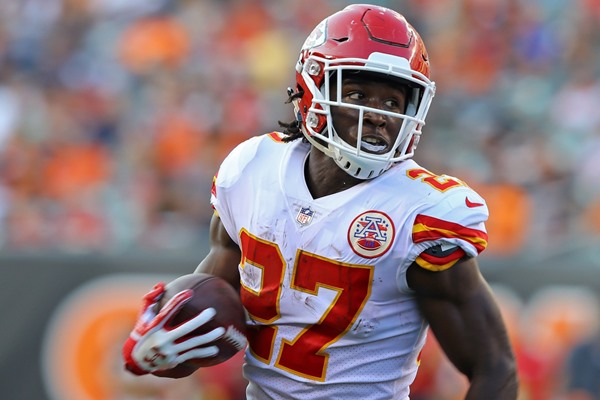 With Spencer Ware Out, Rookie RB Kareem Hunt Becomes a Must Buy