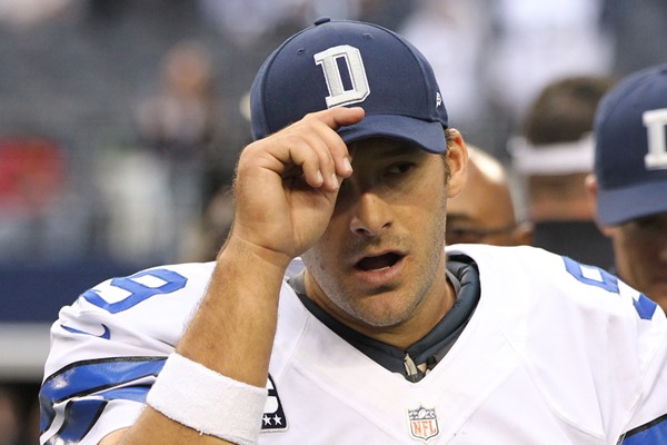 Tony Romo Signs Record Extension with Cowboys