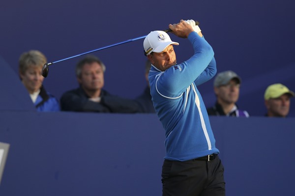 Henrik Stenson Successfully Defends In Dubai